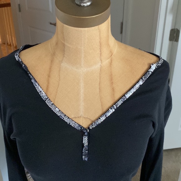 Express top with sequin - Picture 2 of 6